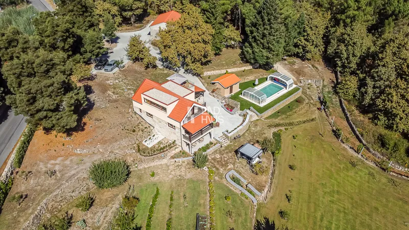 Neues T5-Einfamilienhaus mit Panoramablick und hoher Energieeffizienz
