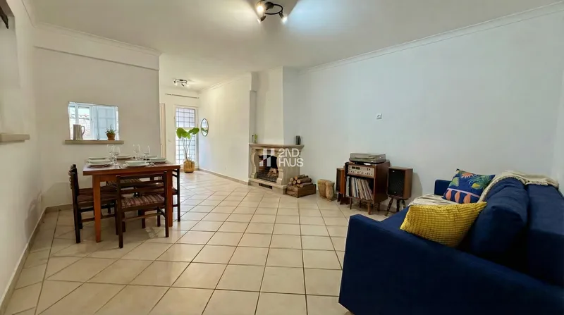 Ground-Floor 2-Bedroom Apartment with Private Terrace and Independent Entrance in Lagoa — 6
