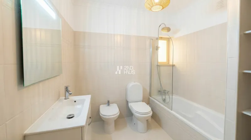 Ground-Floor 2-Bedroom Apartment with Private Terrace and Independent Entrance in Lagoa — 14