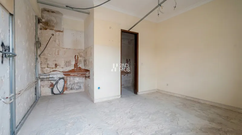 Ground-Floor 2-Bedroom Apartment with Private Terrace and Independent Entrance in Lagoa — 18